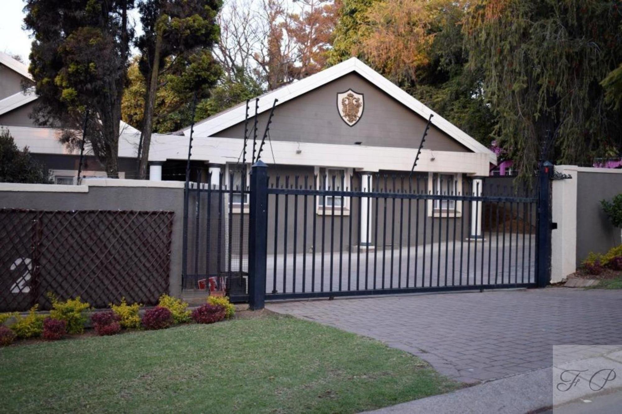The Giraffe Room At Frederick'S Place Pretoria-Noord 外观 照片
